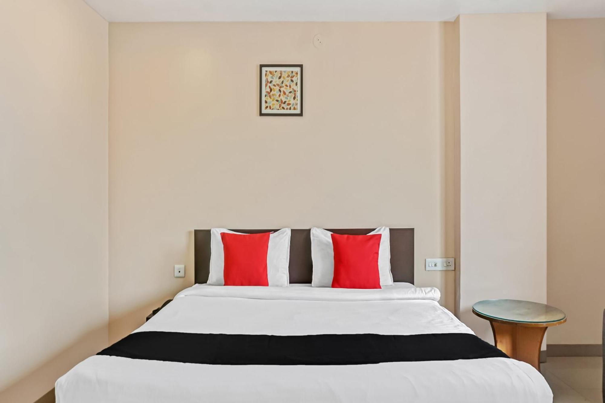 Hotel O Log Inn Plaza Near Eon It Park 푸네 외부 사진