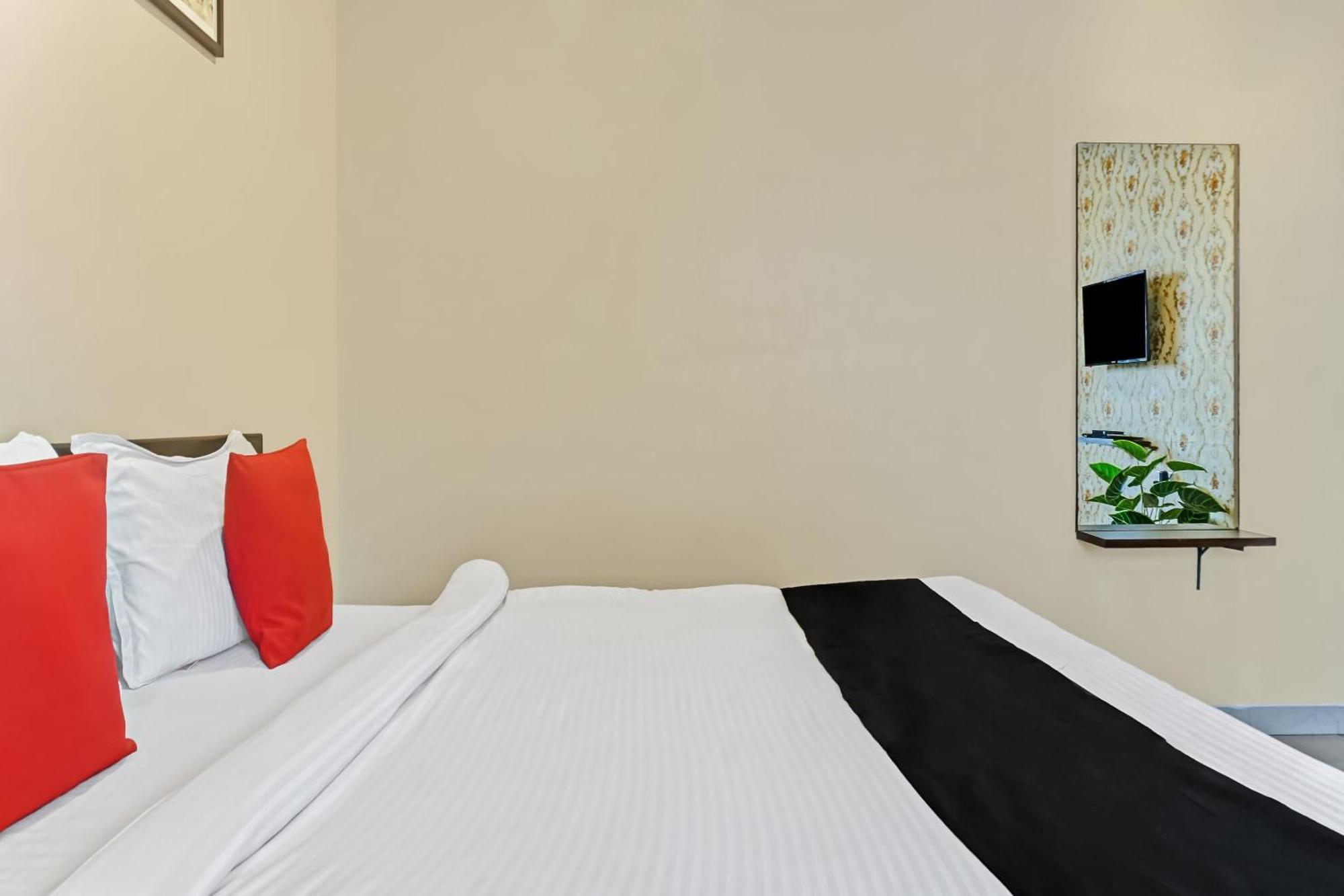 Hotel O Log Inn Plaza Near Eon It Park 푸네 외부 사진