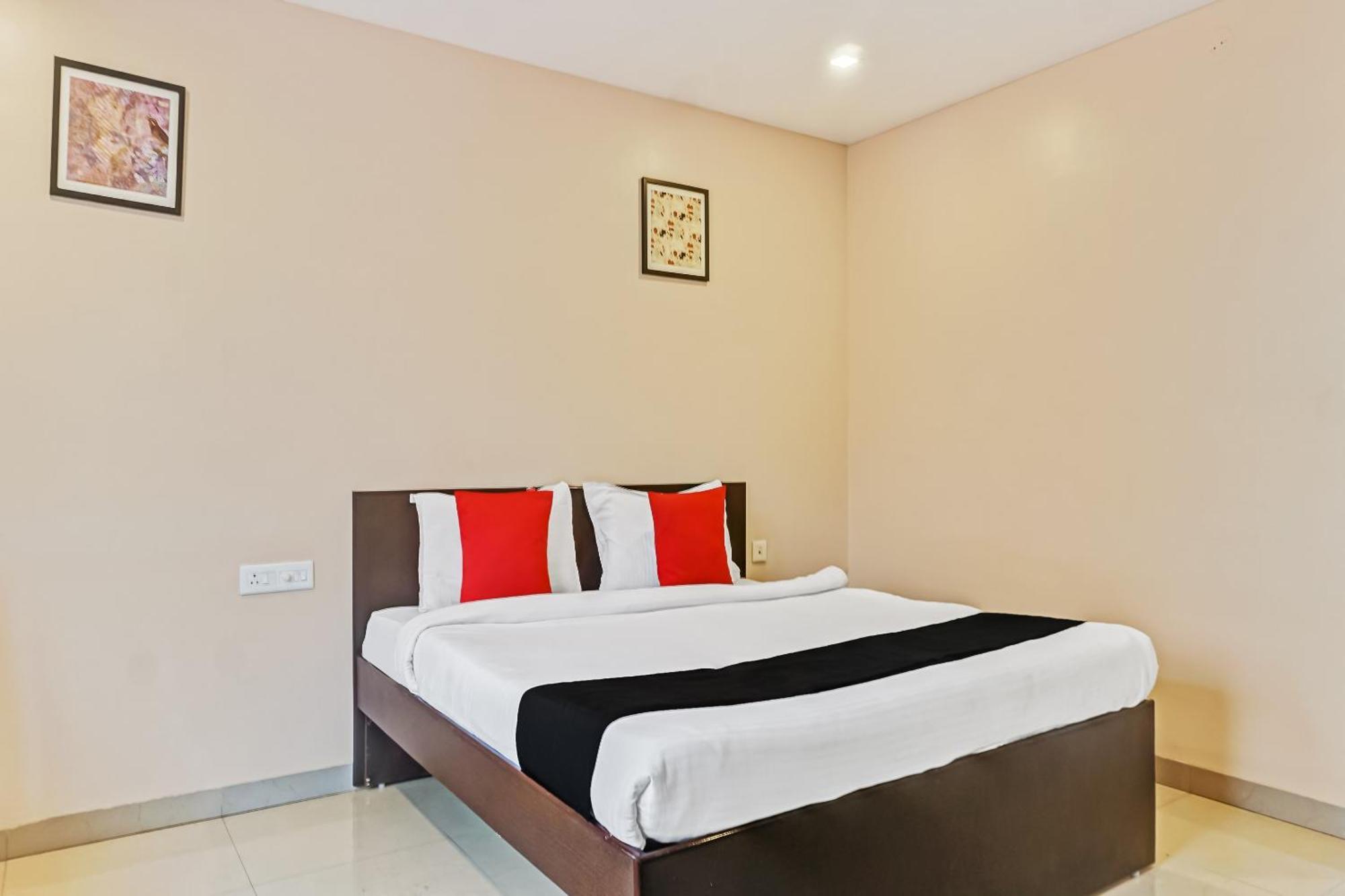 Hotel O Log Inn Plaza Near Eon It Park 푸네 외부 사진