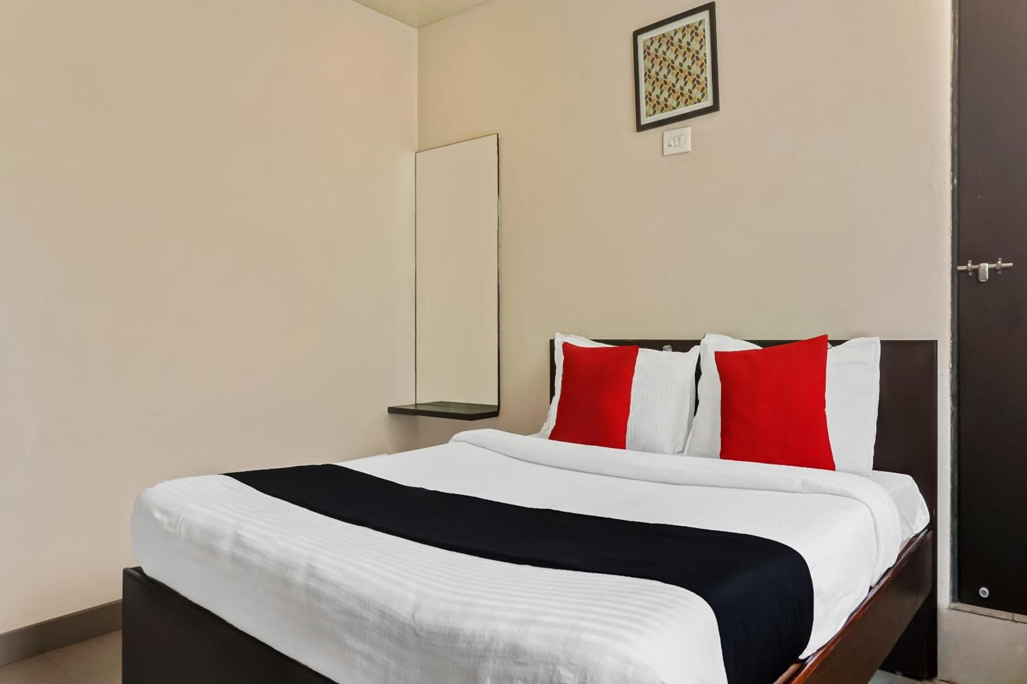 Hotel O Log Inn Plaza Near Eon It Park 푸네 외부 사진